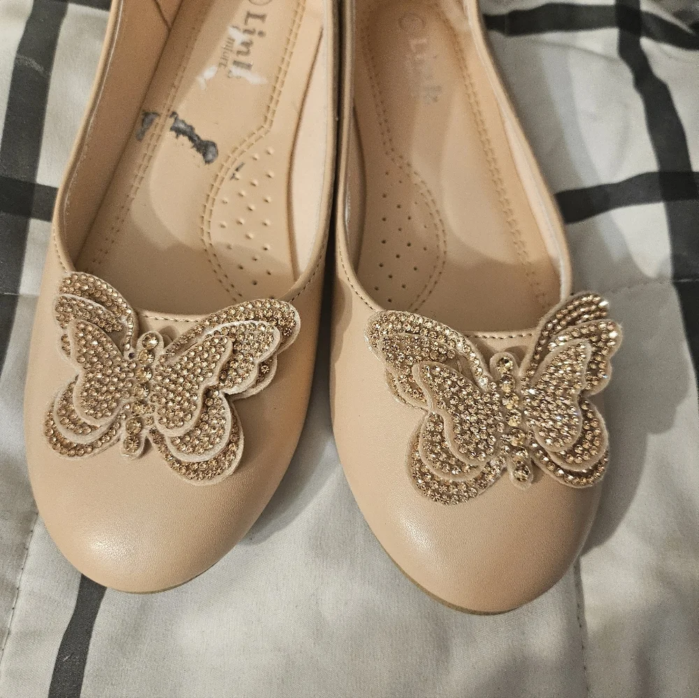 Link Beige Ballet Flats with Gold Butterfly Embellishments Big‎ Kid Size 4
